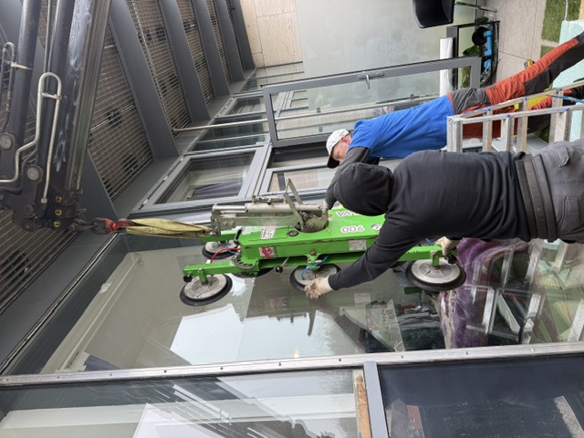 About Ealing Glazing